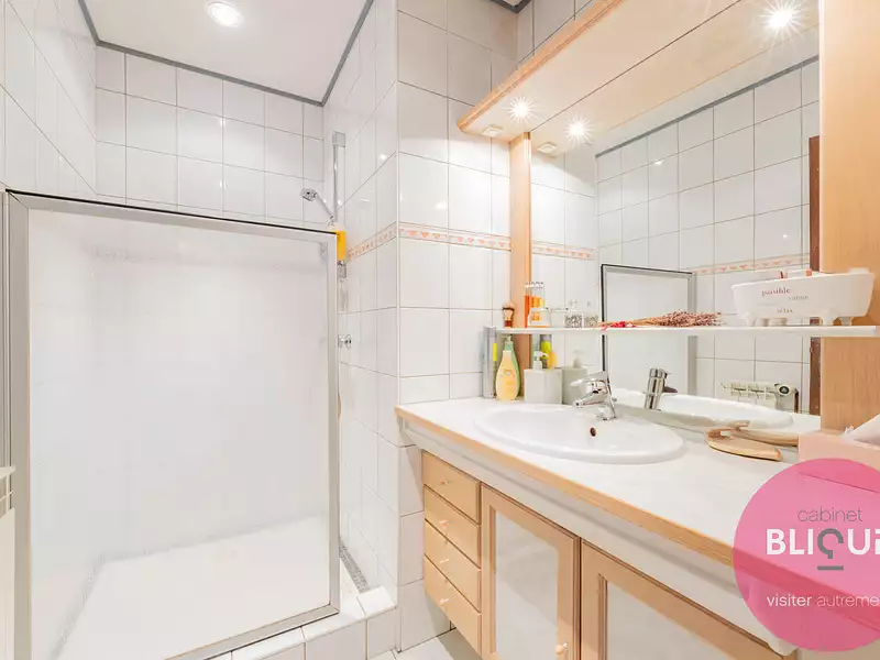 Maison, 375 m²