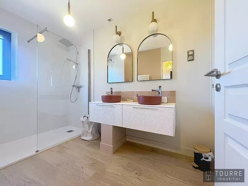 Maison, 240 m²