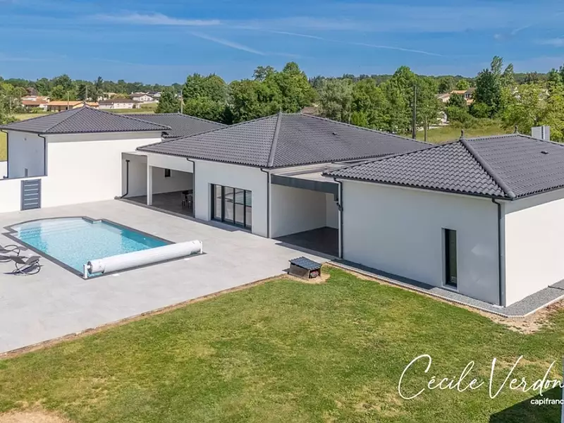 Maison, 281 m²