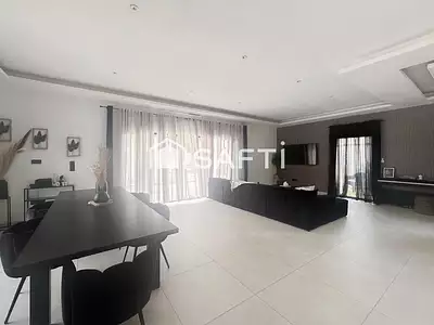 Maison, 226 m²