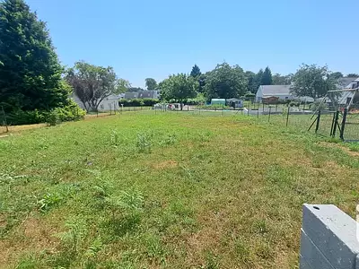 Terrain, 438 m²