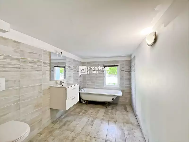 Maison, 220 m²