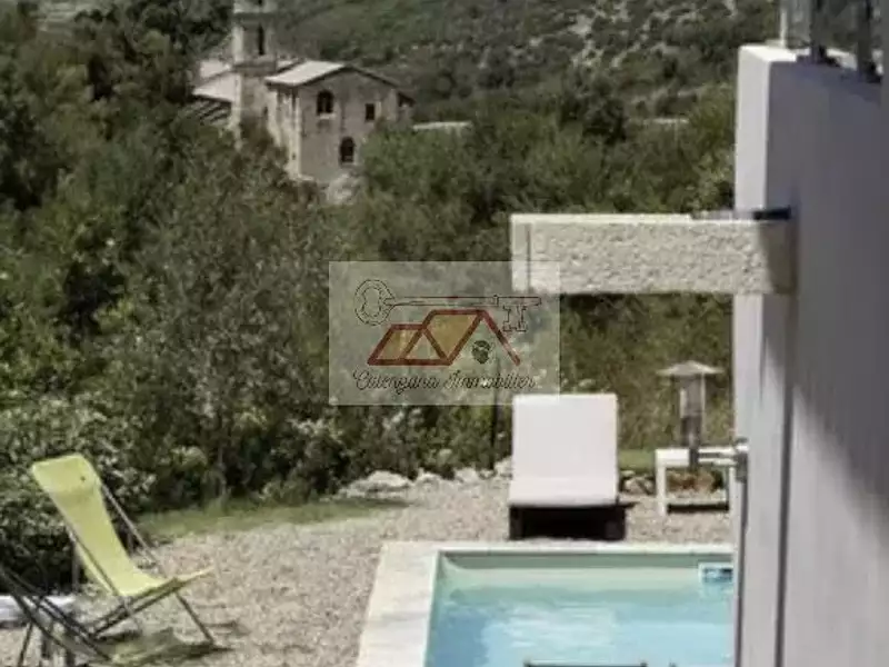 Maison, 250 m²