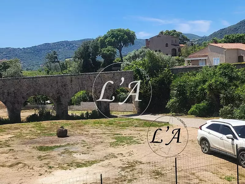 Terrain, 932 m²