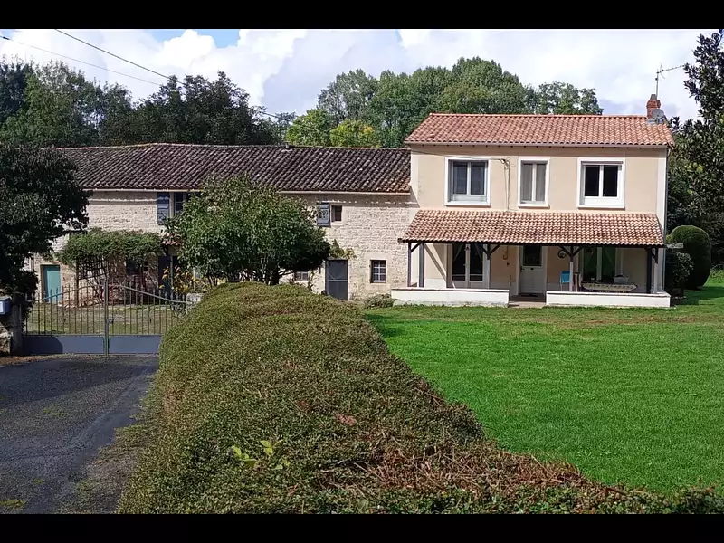 Maison, 225 m²