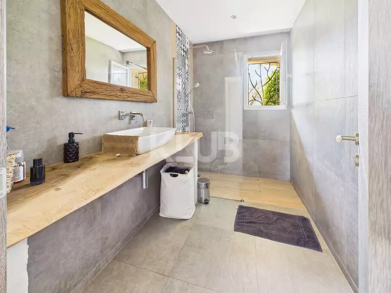 Maison, 167 m²
