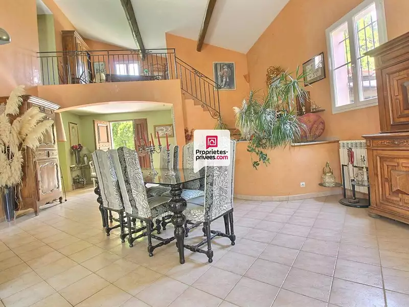 Maison, 230 m²