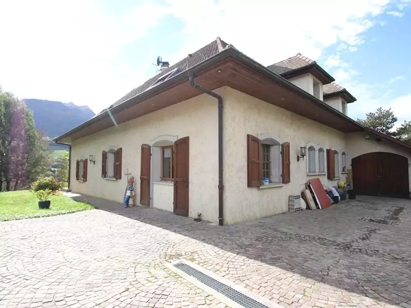 Maison, 256 m²
