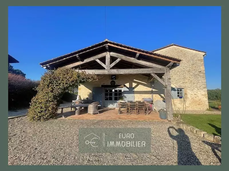 Maison, 252 m²