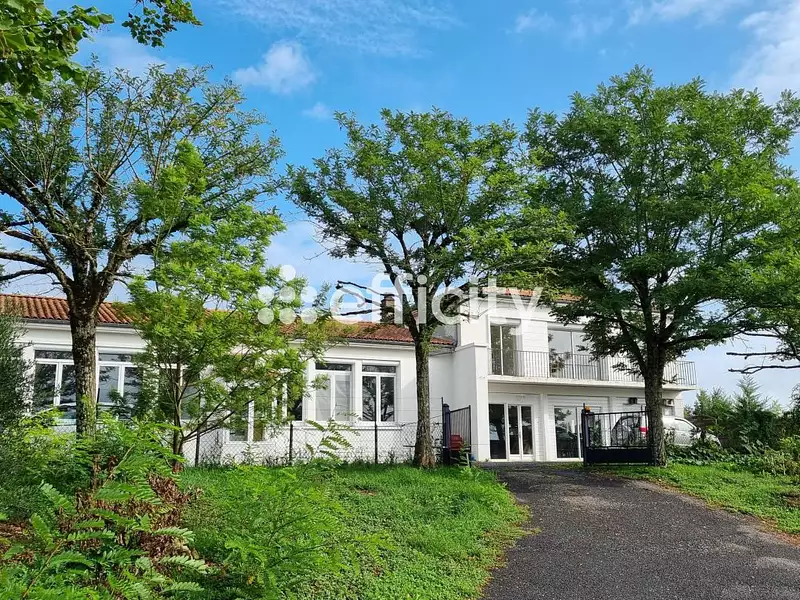 Maison, 205 m²