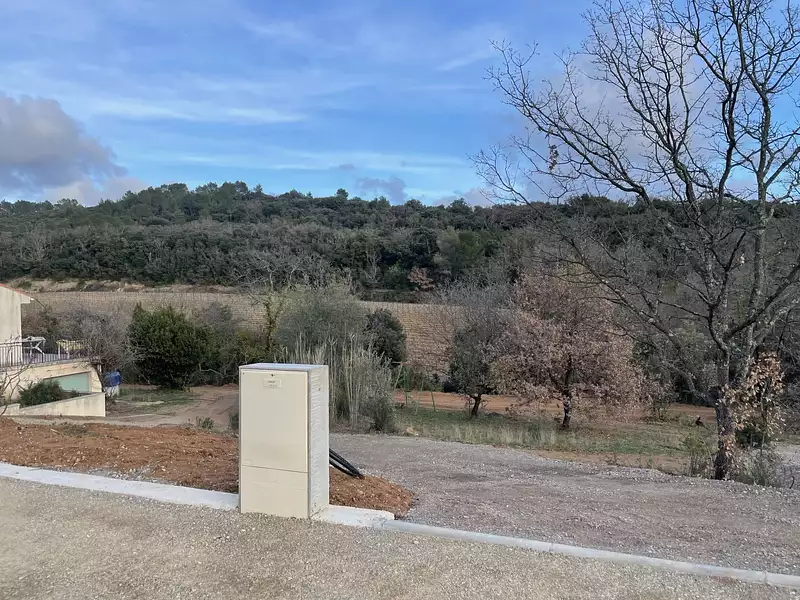 Terrain, 818 m²