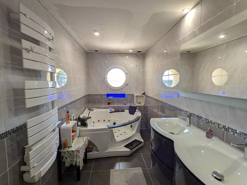 Maison, 350 m²