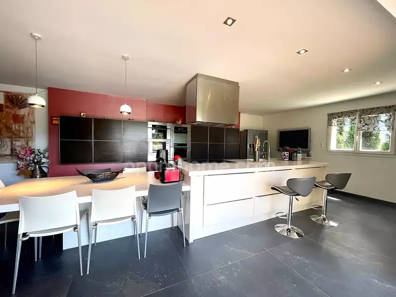 Maison, 168 m²