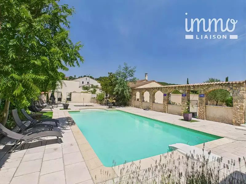 Maison, 250 m²