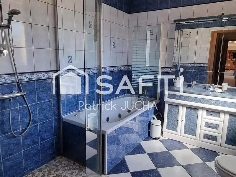 Maison, 274 m²