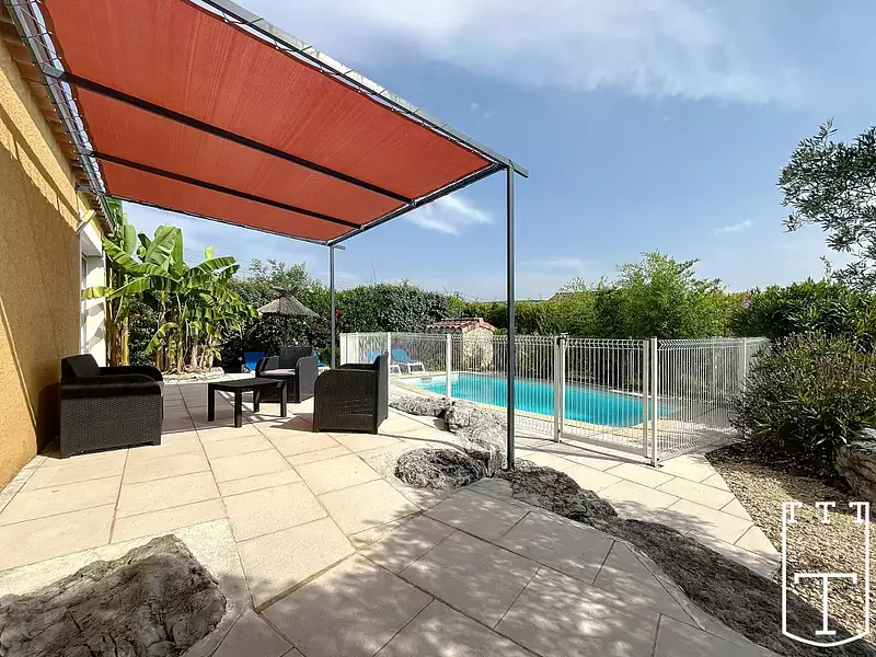 Maison, 240 m²