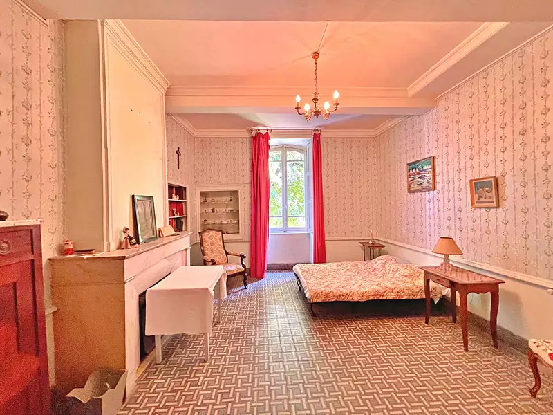 Maison, 751 m²