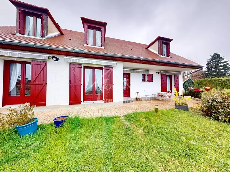 Maison, 176 m²