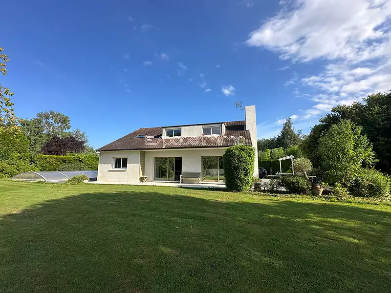 Maison, 161 m²