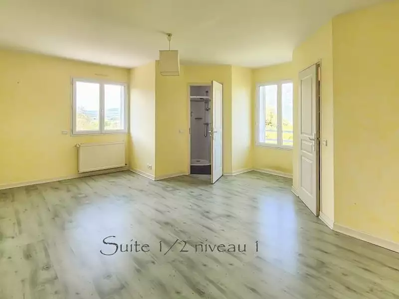Maison, 230 m²
