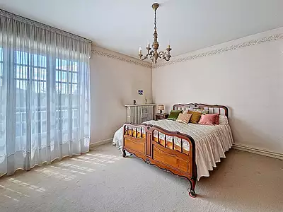 Maison, 196 m²