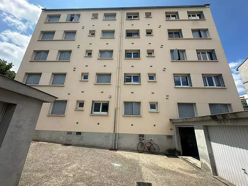 Immeuble, 755 m²