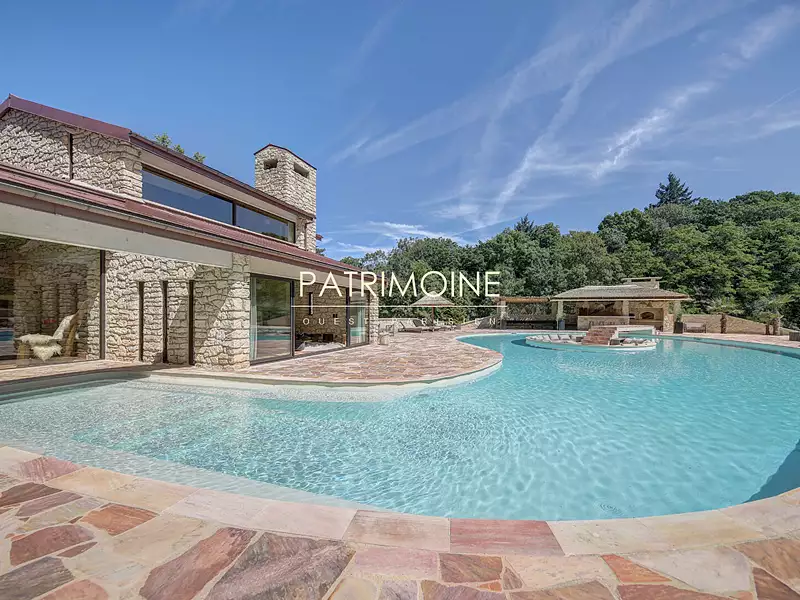 Maison, 700 m²