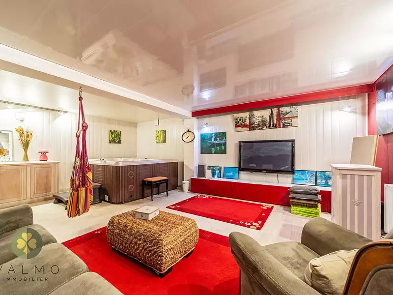 Maison, 215 m²
