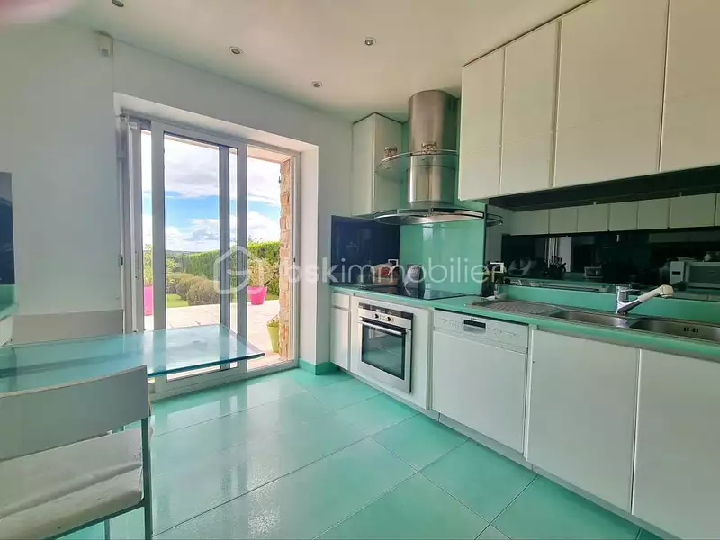 Maison, 245 m²