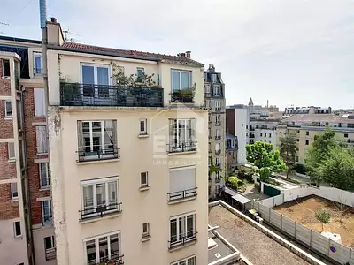 182 000 € 7 280 €/m² Appartement • 25 m² • 1 pièce Saint-Ouen (93400)