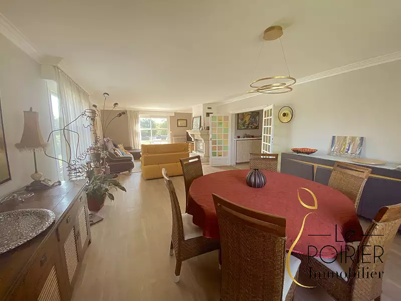 Maison, 218 m²