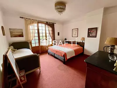 Maison, 281 m²