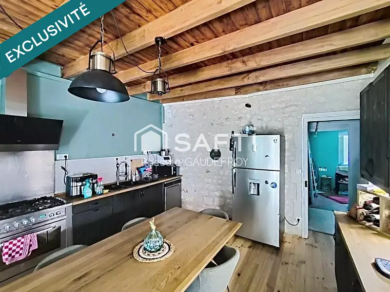 Maison, 216 m²