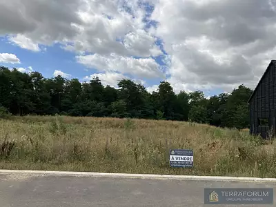 Terrain, 561 m²