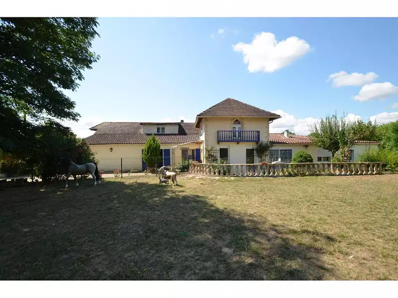 Maison, 252 m²