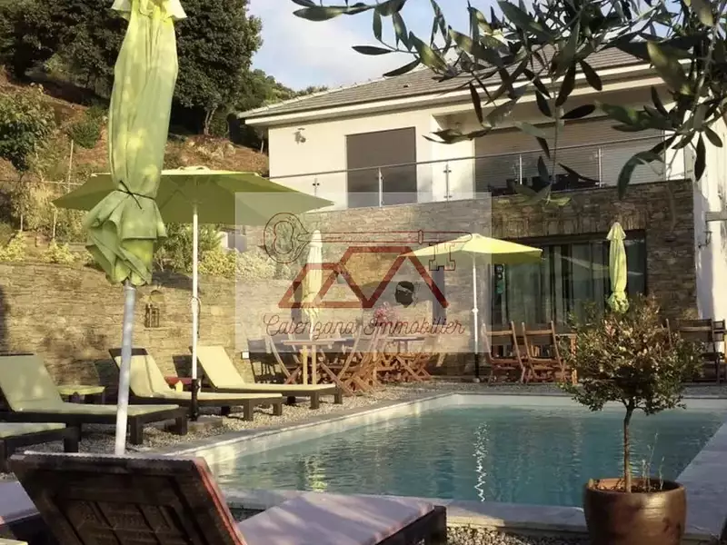 Maison, 250 m²