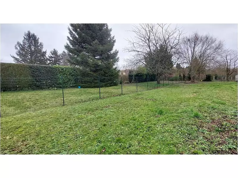 Terrain, 700 m²