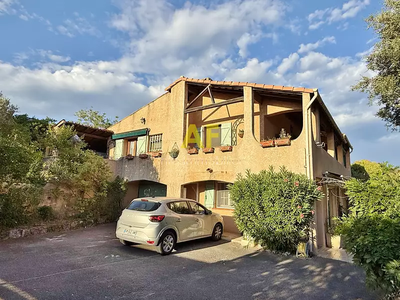 Maison, 210 m²
