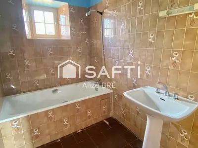 Maison, 225 m²