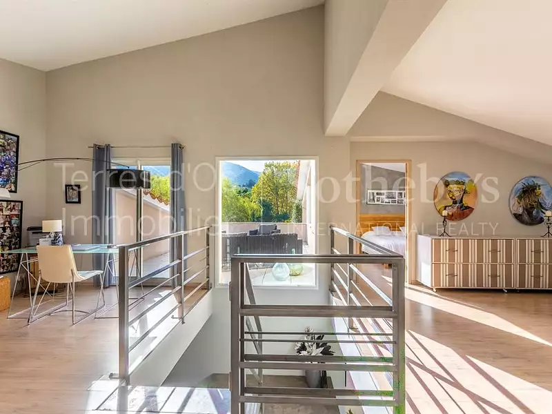 Maison, 275 m²