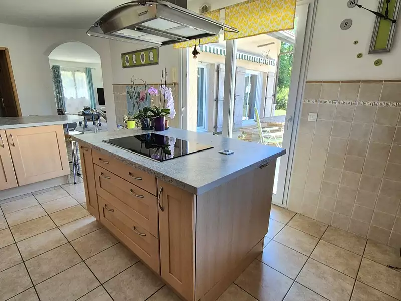 Maison, 250 m²