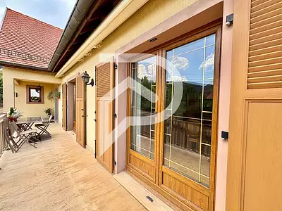 Maison, 256 m²