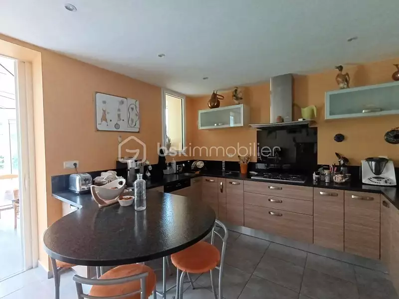 Maison, 186 m²