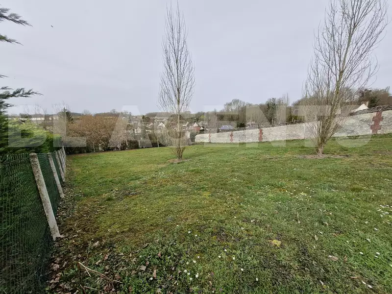 Terrain, 741 m²