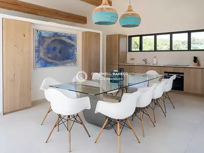 Maison, 260 m²