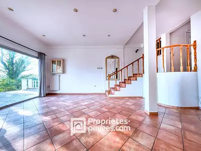 Maison, 370 m²