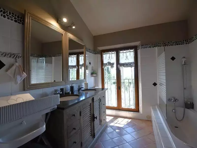Maison, 196 m²
