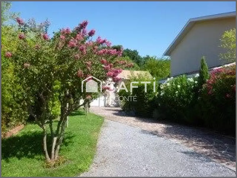 Maison, 168 m²