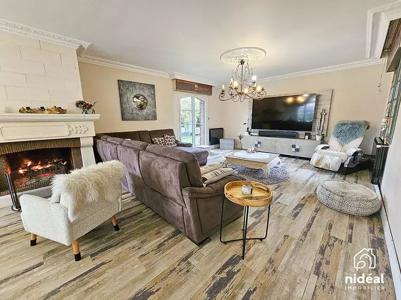 Maison, 198 m²