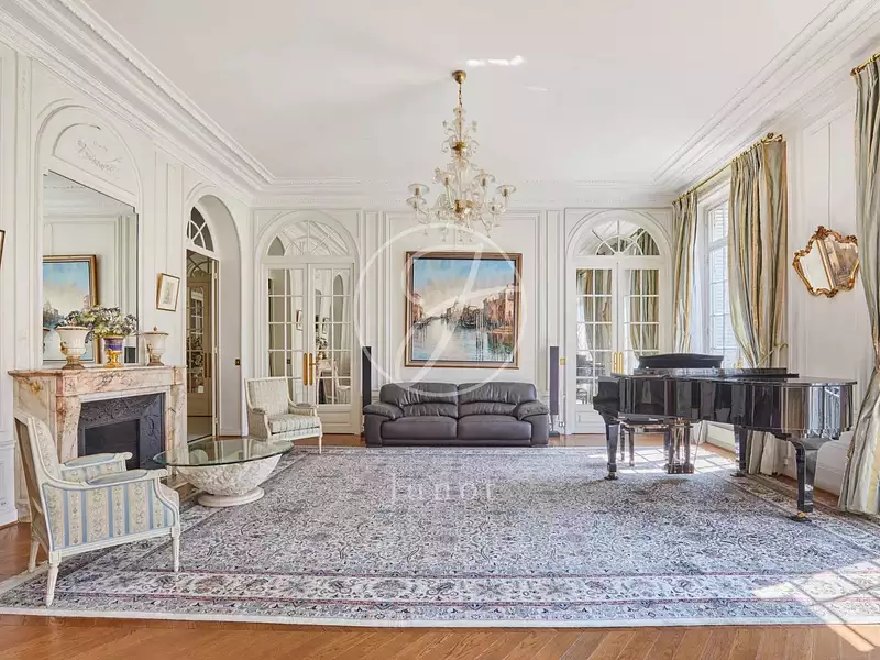 Appartement, 351,88 m²